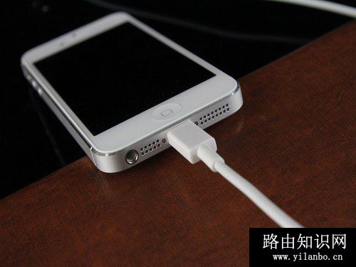 山寨VS正品 iPhone5数据线该买哪个? 