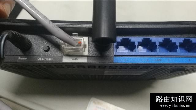 如何用手机设置无线路由器